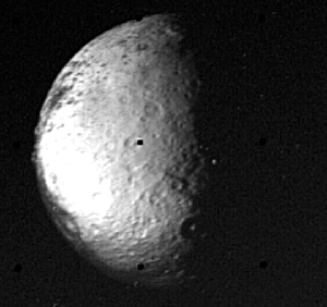 Voyager 2 Iapetus